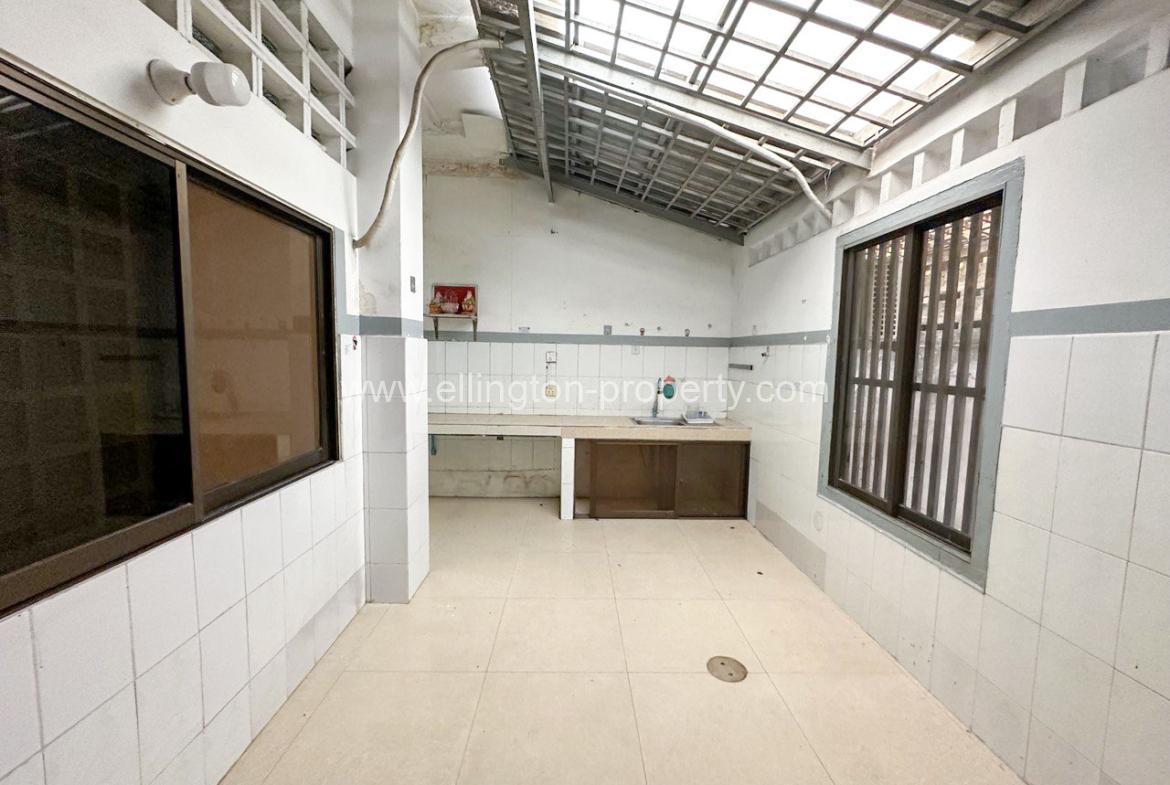 Shophouse For Rent In Olympic Area - Ellington Property