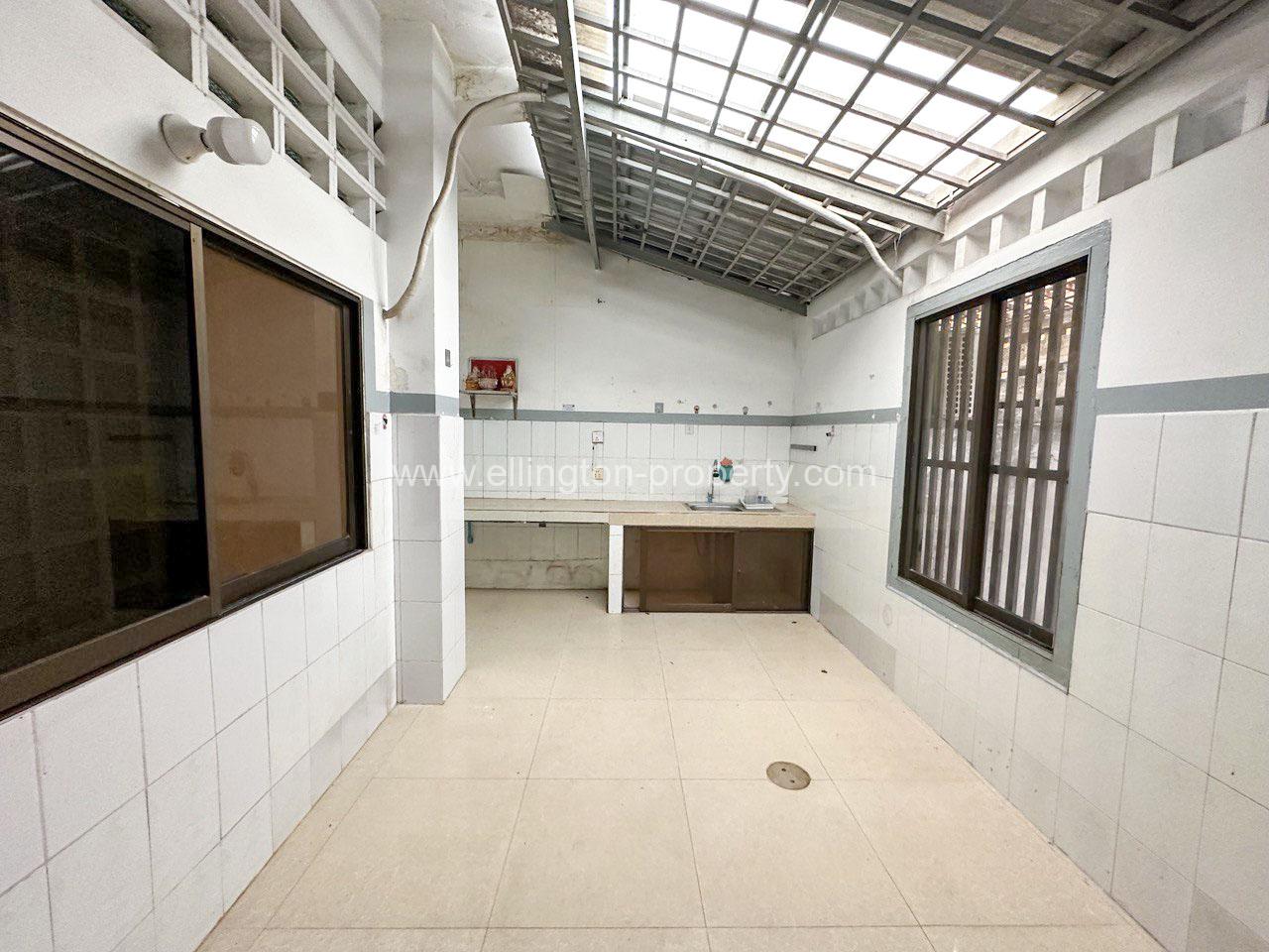 Shophouse For Rent In Olympic Area - Ellington Property