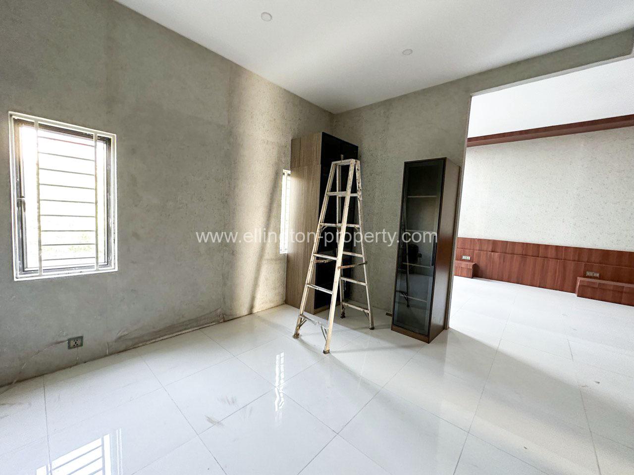 Flat House For Rent In Chroy Changvar - Ellington Property