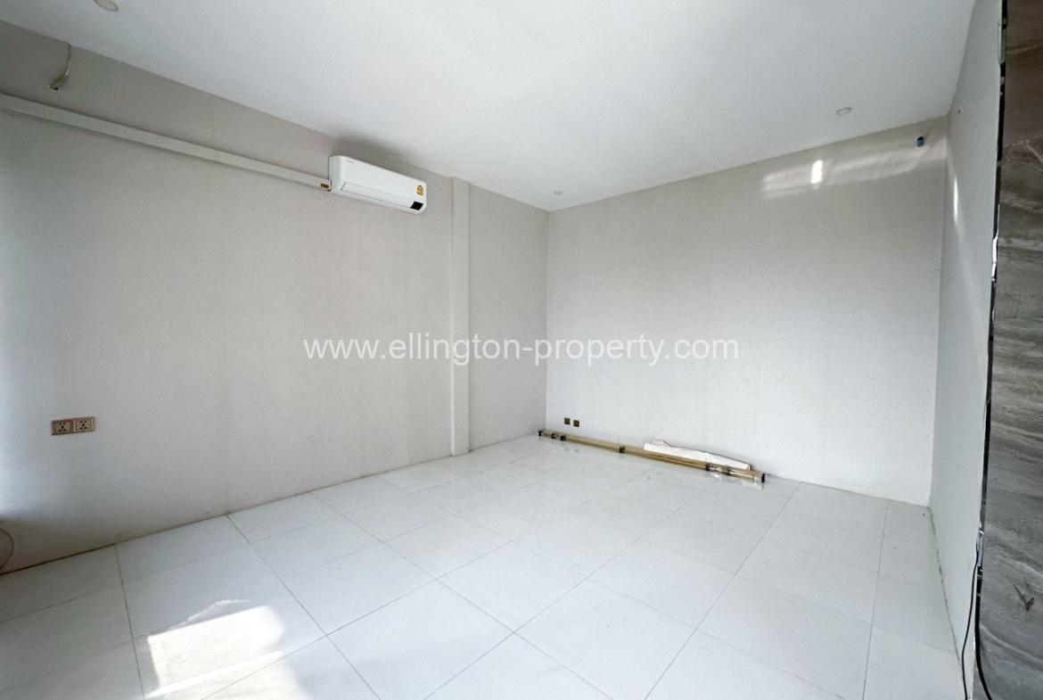 Flat House For Rent In Chroy Changvar - Ellington Property