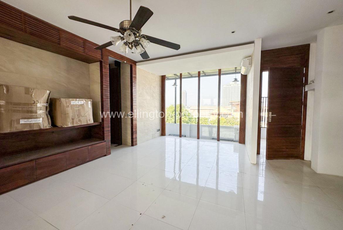 Flat House For Rent In Chroy Changvar - Ellington Property