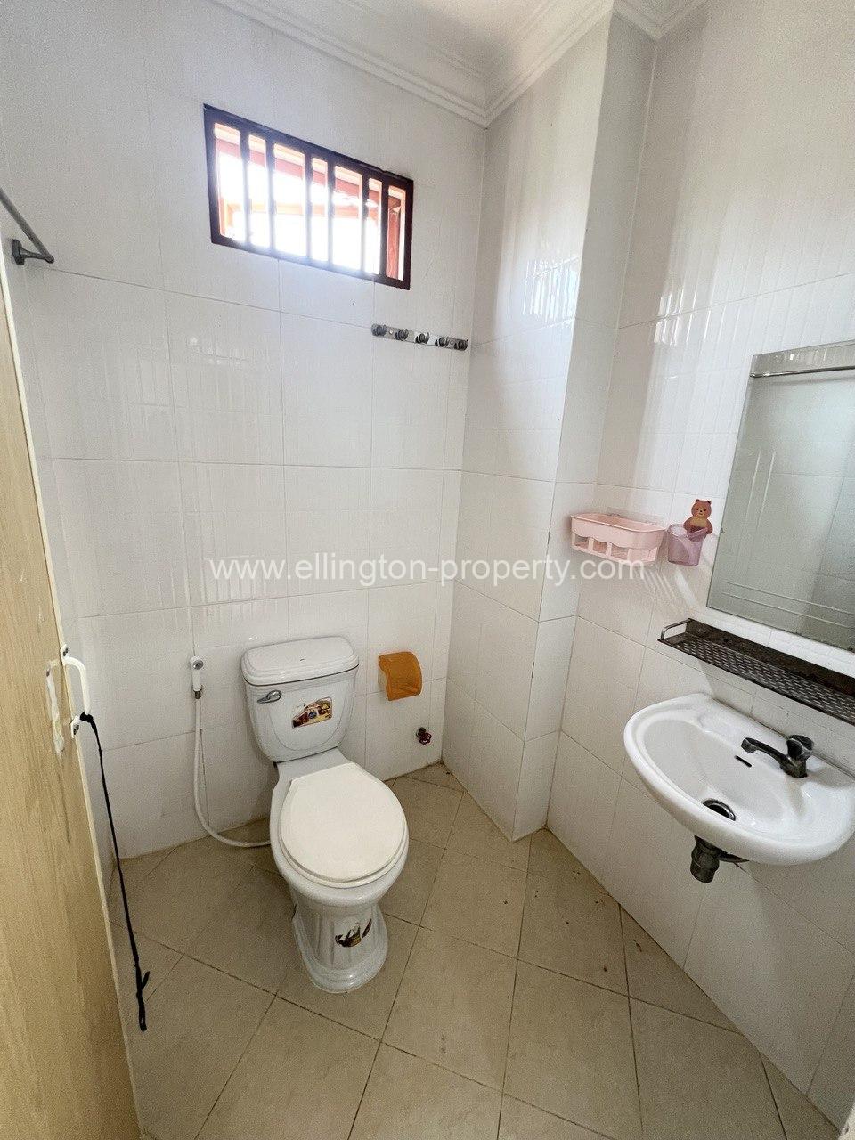 2 Bedrooms Apartment In Toul Tompong Area - Ellington Property