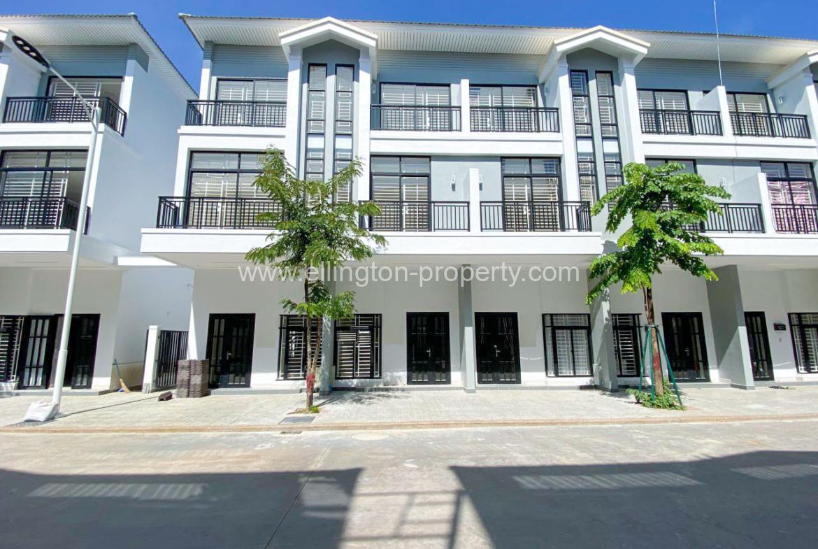 Villa For Sale In Borey Peng Houth - Ellington Property