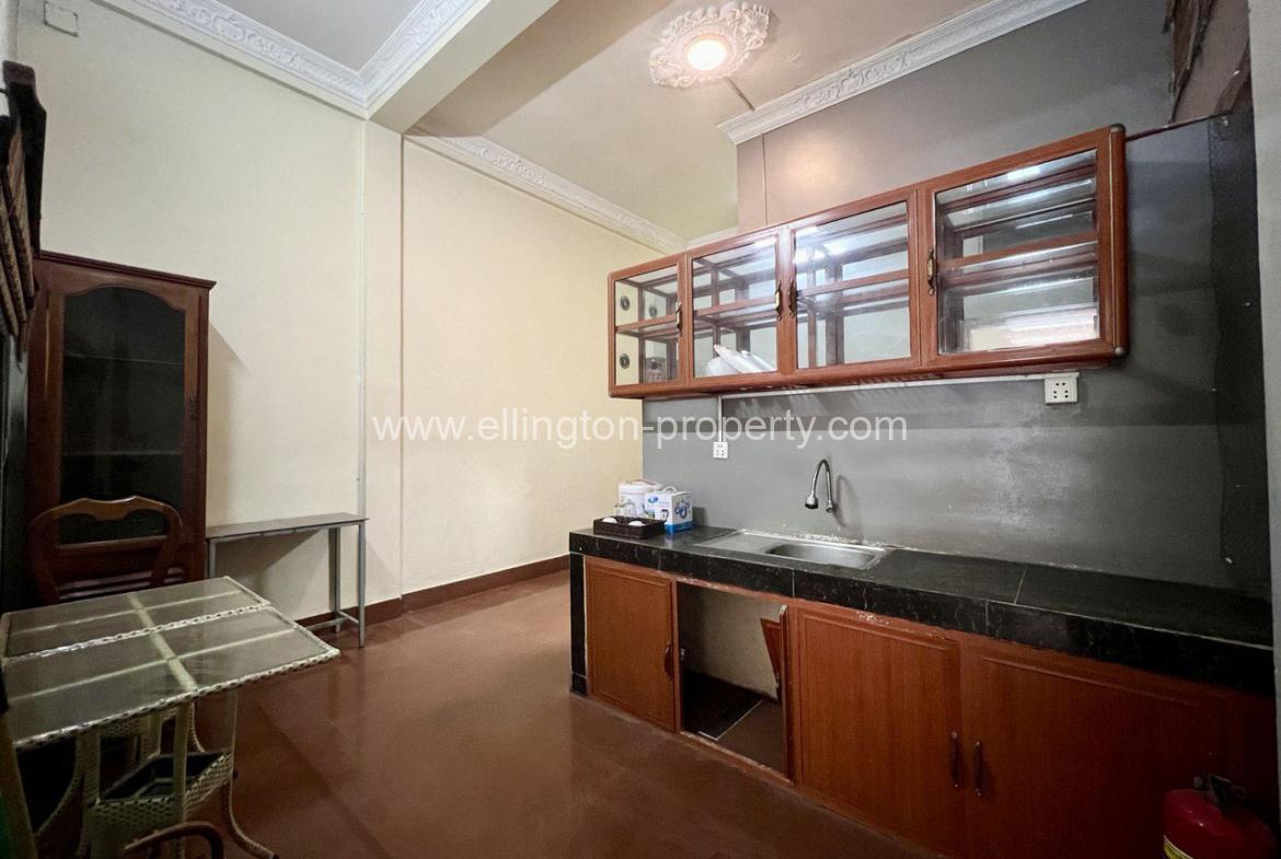 2 Bedrooms Flat Apartment For Rent In Daun Penh Area - Ellington Property