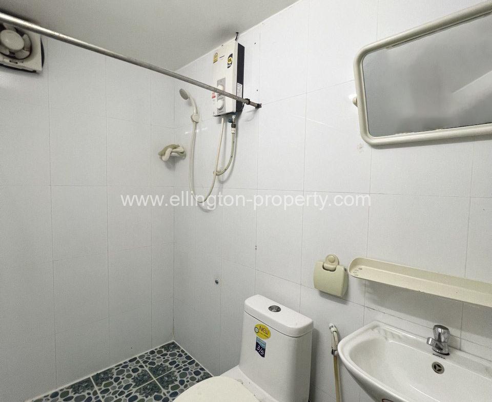 2 Bedrooms Flat Apartment For Rent In Daun Penh Area - Ellington Property