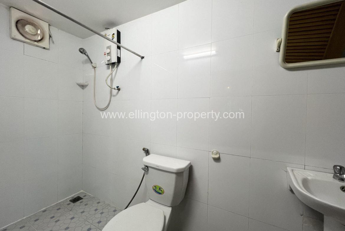 2 Bedrooms Flat Apartment For Rent In Daun Penh Area - Ellington Property