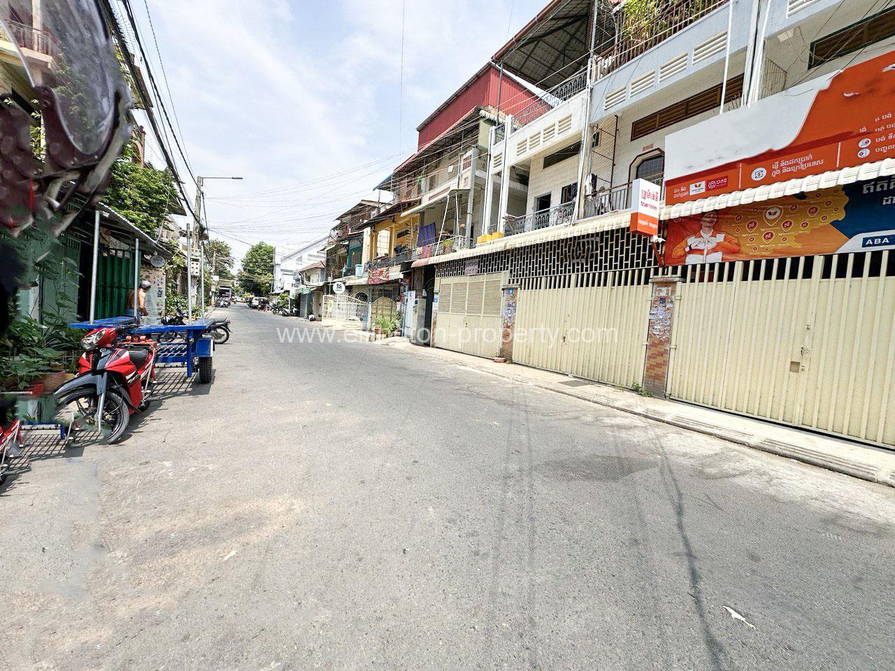 Shophouse For Rent In Bkk3 - Ellington Property