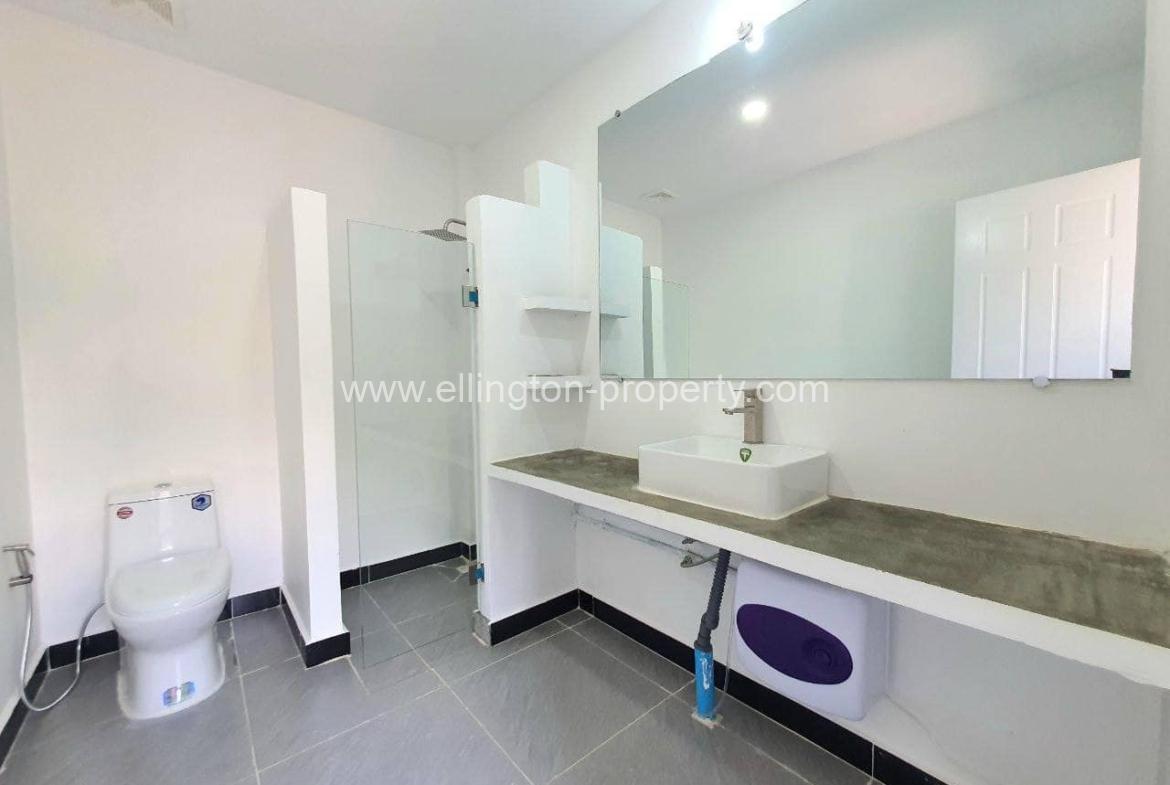 2 Bedrooms Service Apartment For Rent - Ellington Property