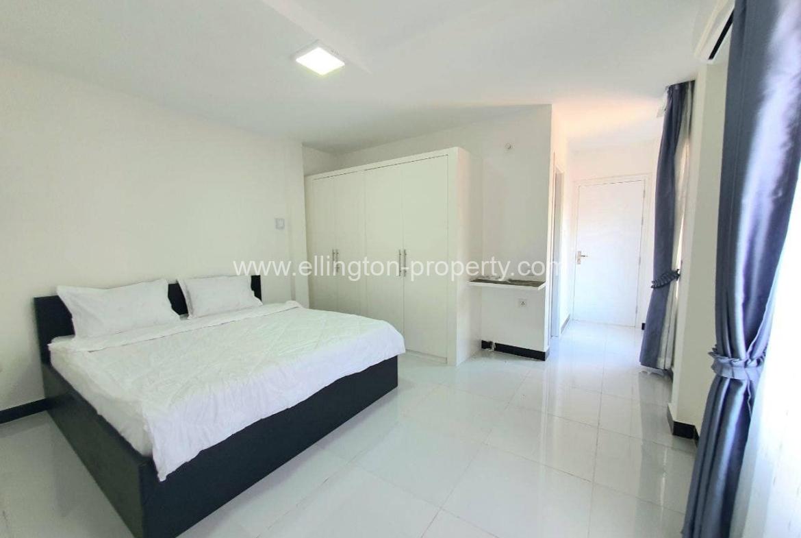 2 Bedrooms Service Apartment For Rent - Ellington Property