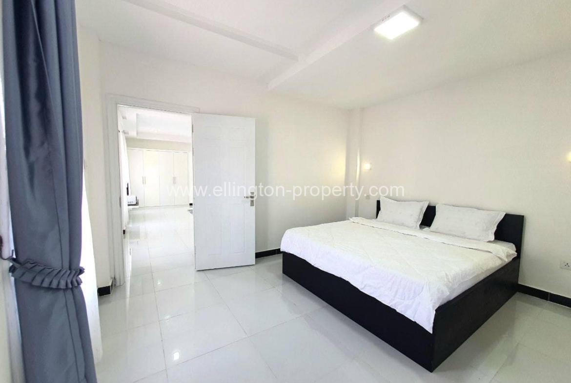 2 Bedrooms Service Apartment For Rent - Ellington Property