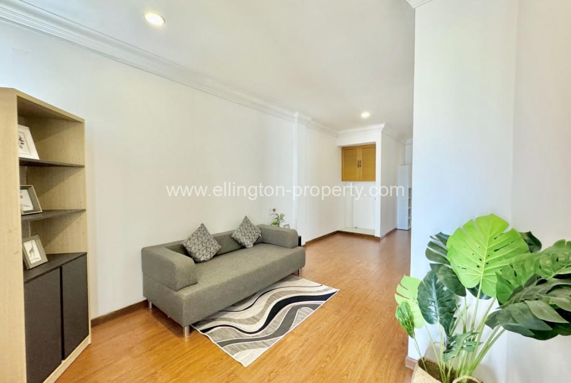 3 Bedrooms Service Apartment For Rent In Bkk1 - Ellington Property