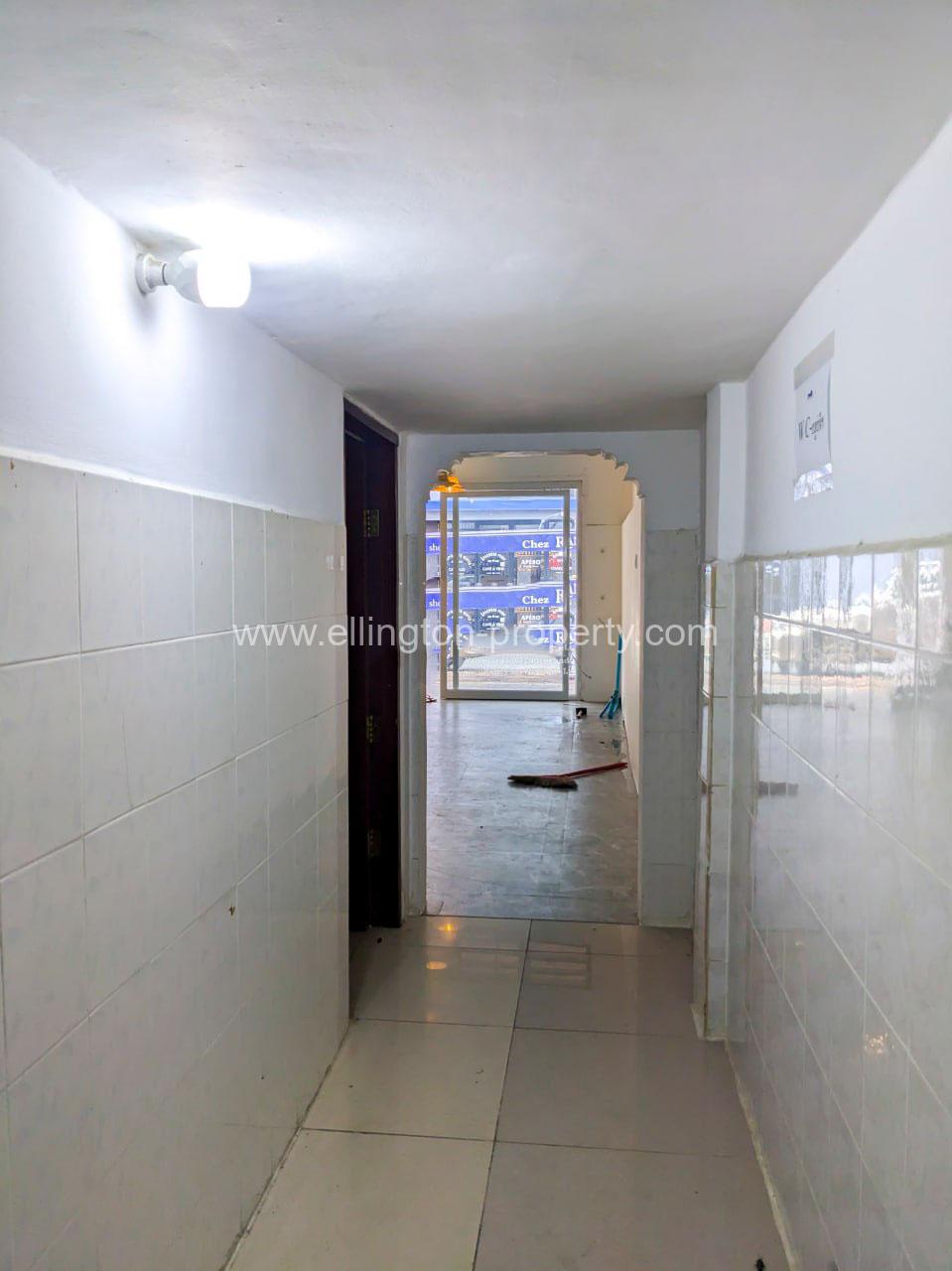 Shophouse For Rent Near Sisovath School - Ellington Property