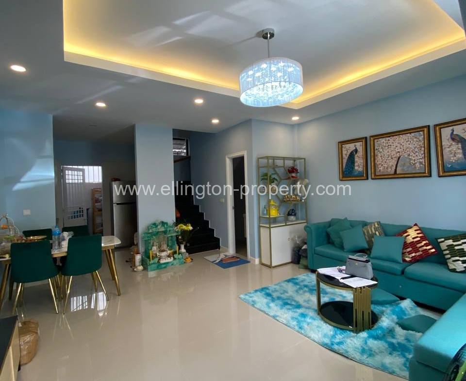 Villa For Sale In Borey Arita - Ellington Property