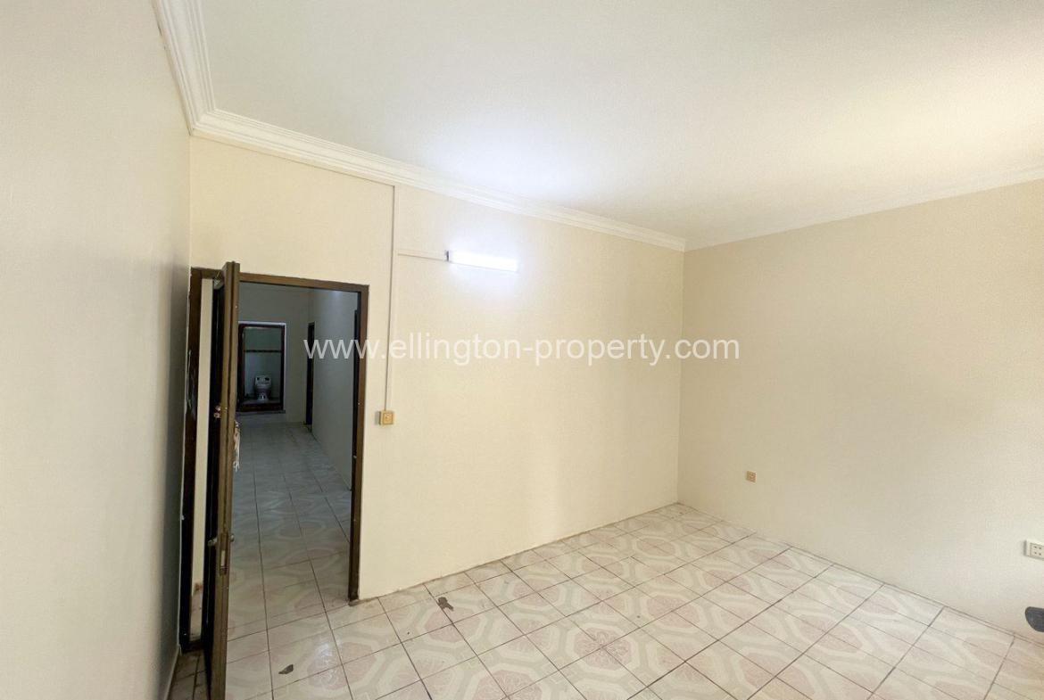 Shophouse For Rent In Bkk - Ellington Property