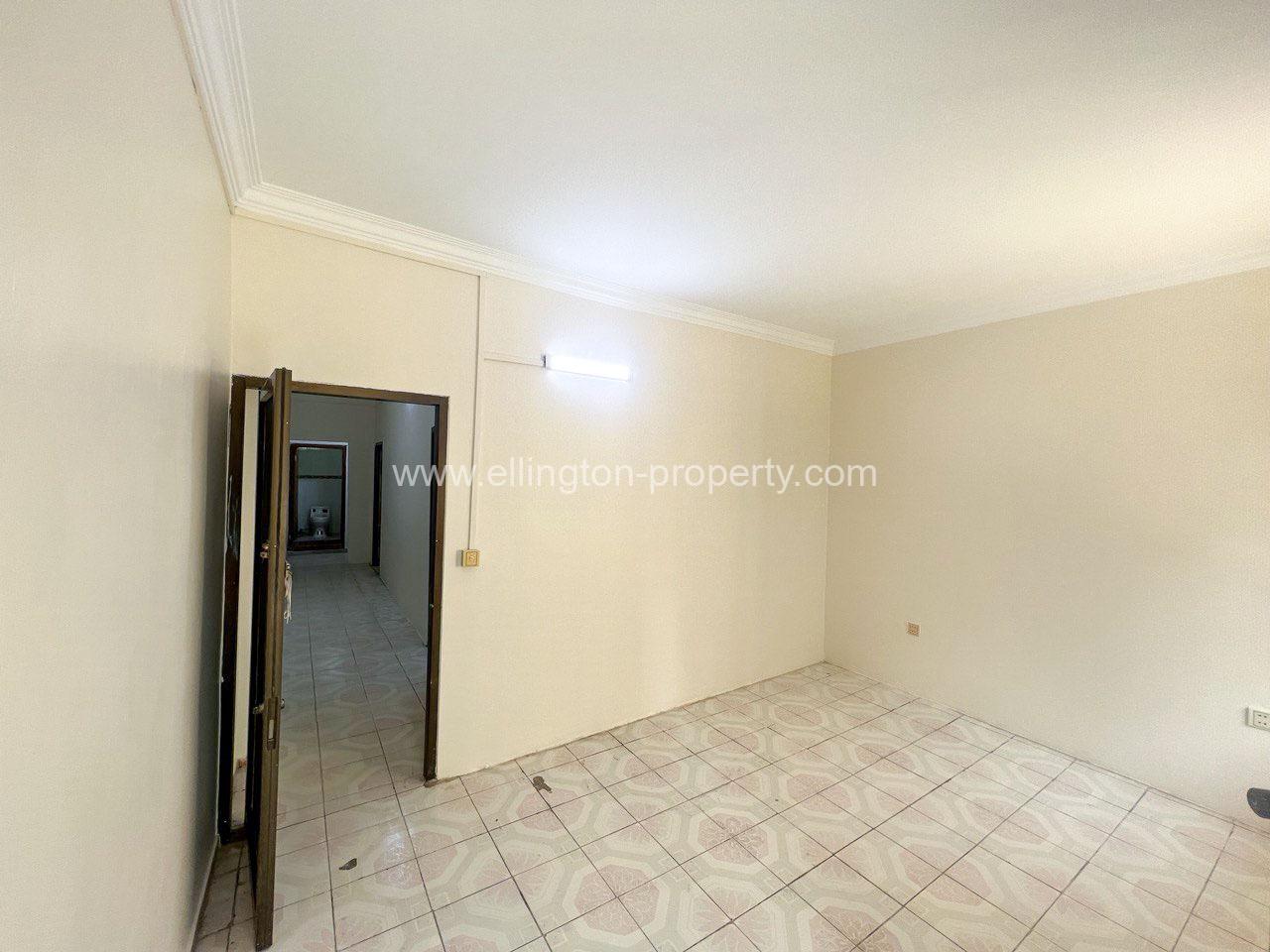 Shophouse For Rent In Bkk - Ellington Property