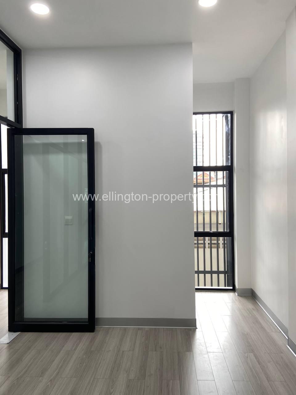 Office Building For Rent In Olympic Area - Ellington Property