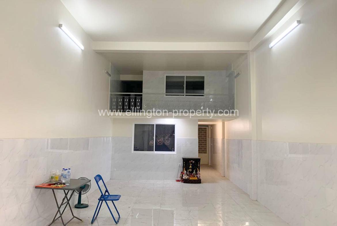 Shophouse For Rent In 7 Makara Area - Ellington Property