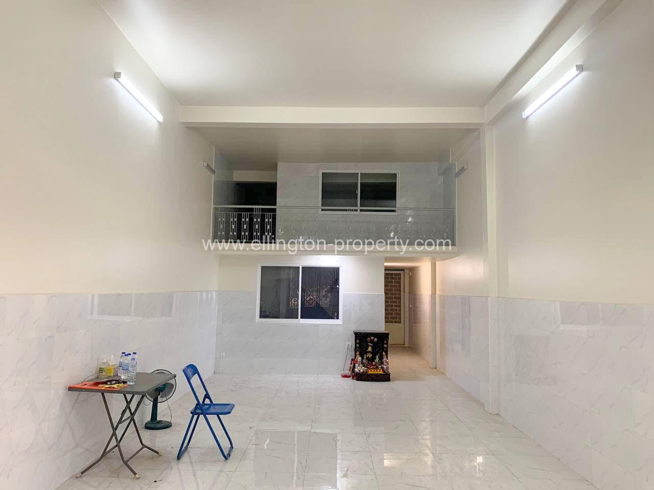 Shophouse For Rent In 7 Makara Area - Ellington Property