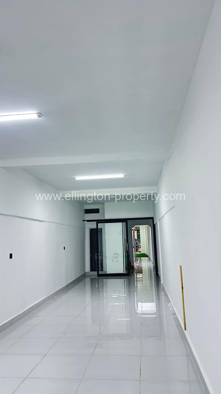 Shophouse For Rent In Bkk2 - Ellington Property