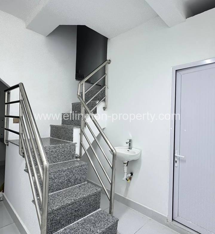 Shophouse For Rent In Bkk2 - Ellington Property