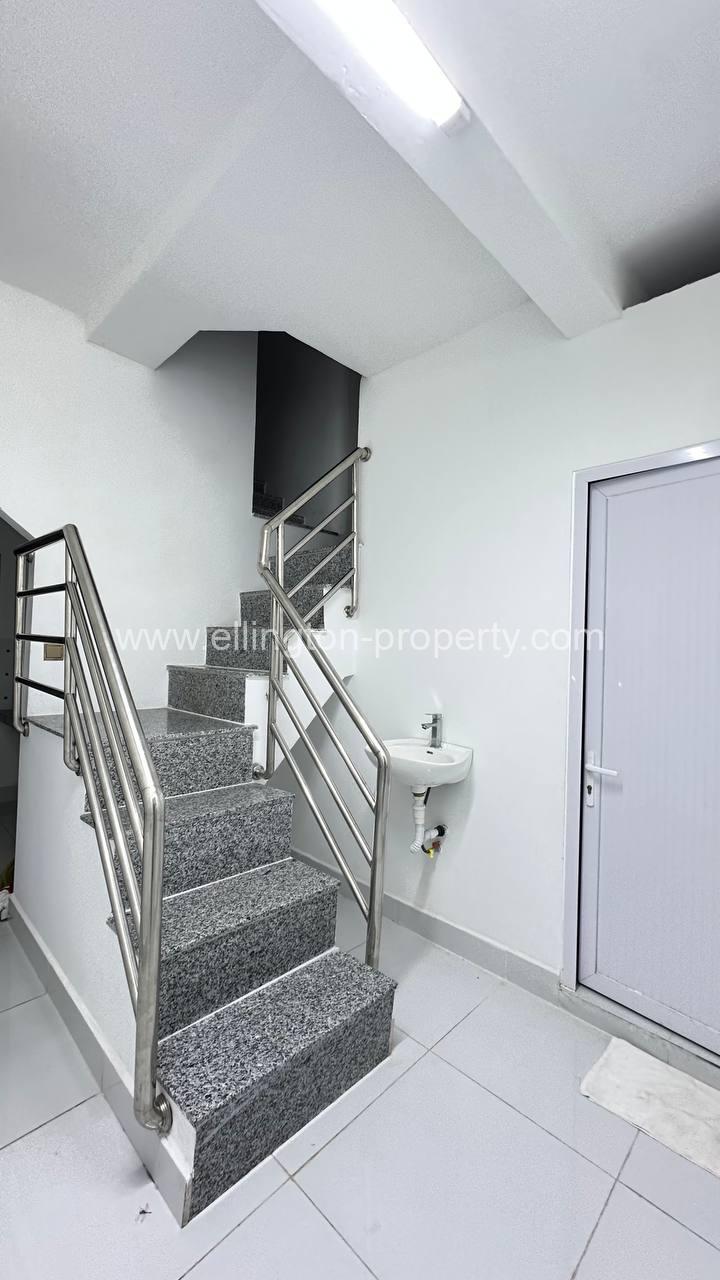 Shophouse For Rent In Bkk2 - Ellington Property