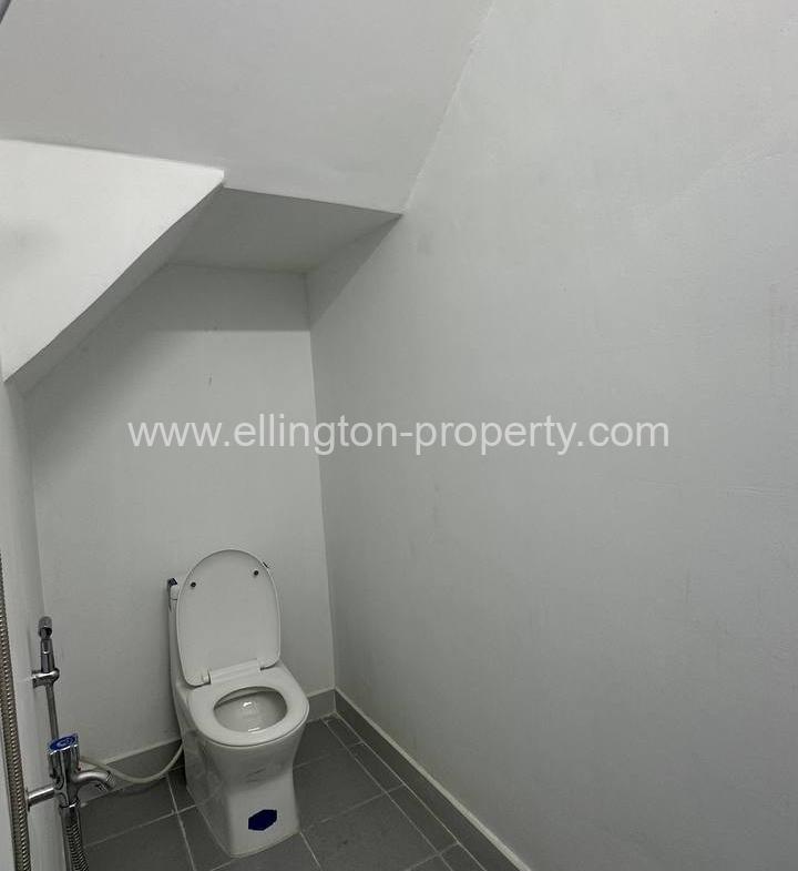 Shophouse For Rent In Bkk2 - Ellington Property