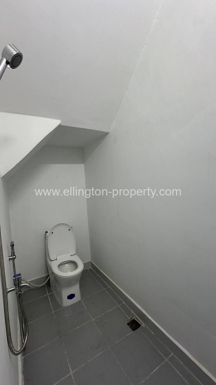 Shophouse For Rent In Bkk2 - Ellington Property