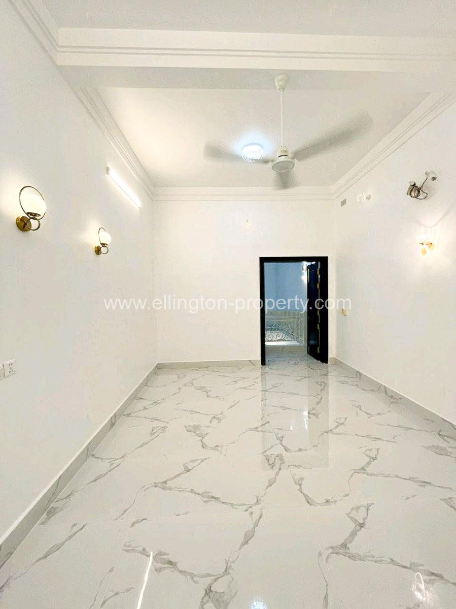 Shop House For Rent In Daun Penh - Ellington Property