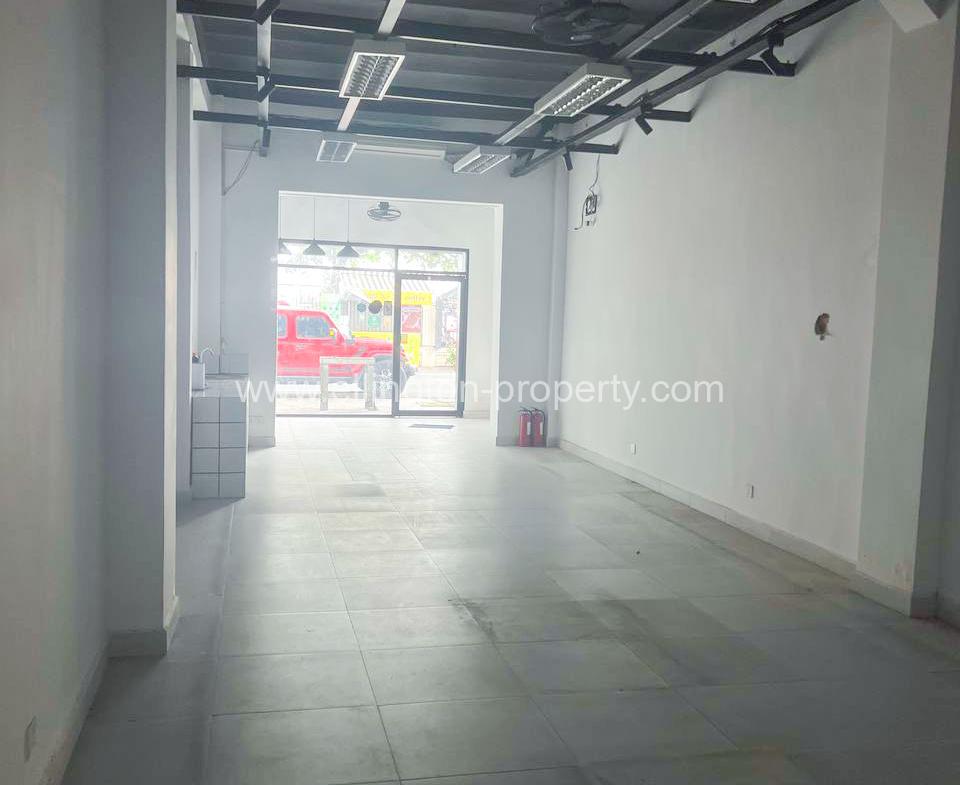 Shophouse For Rent Near River Side - Ellington Property