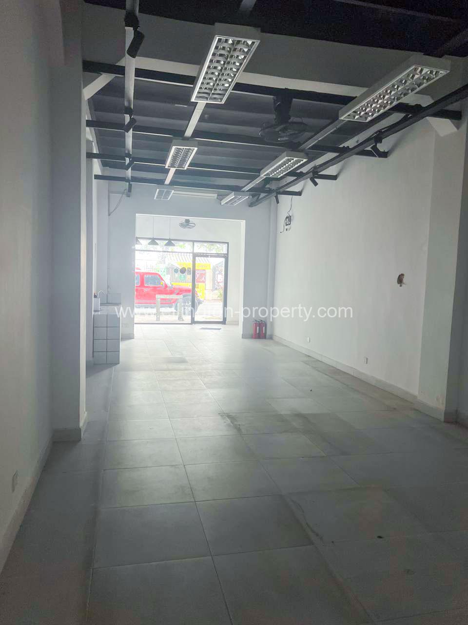 Shophouse For Rent Near River Side - Ellington Property