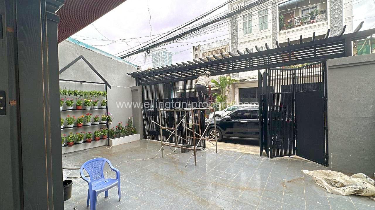 Shophouse For Rent In Bkk - Ellington Property