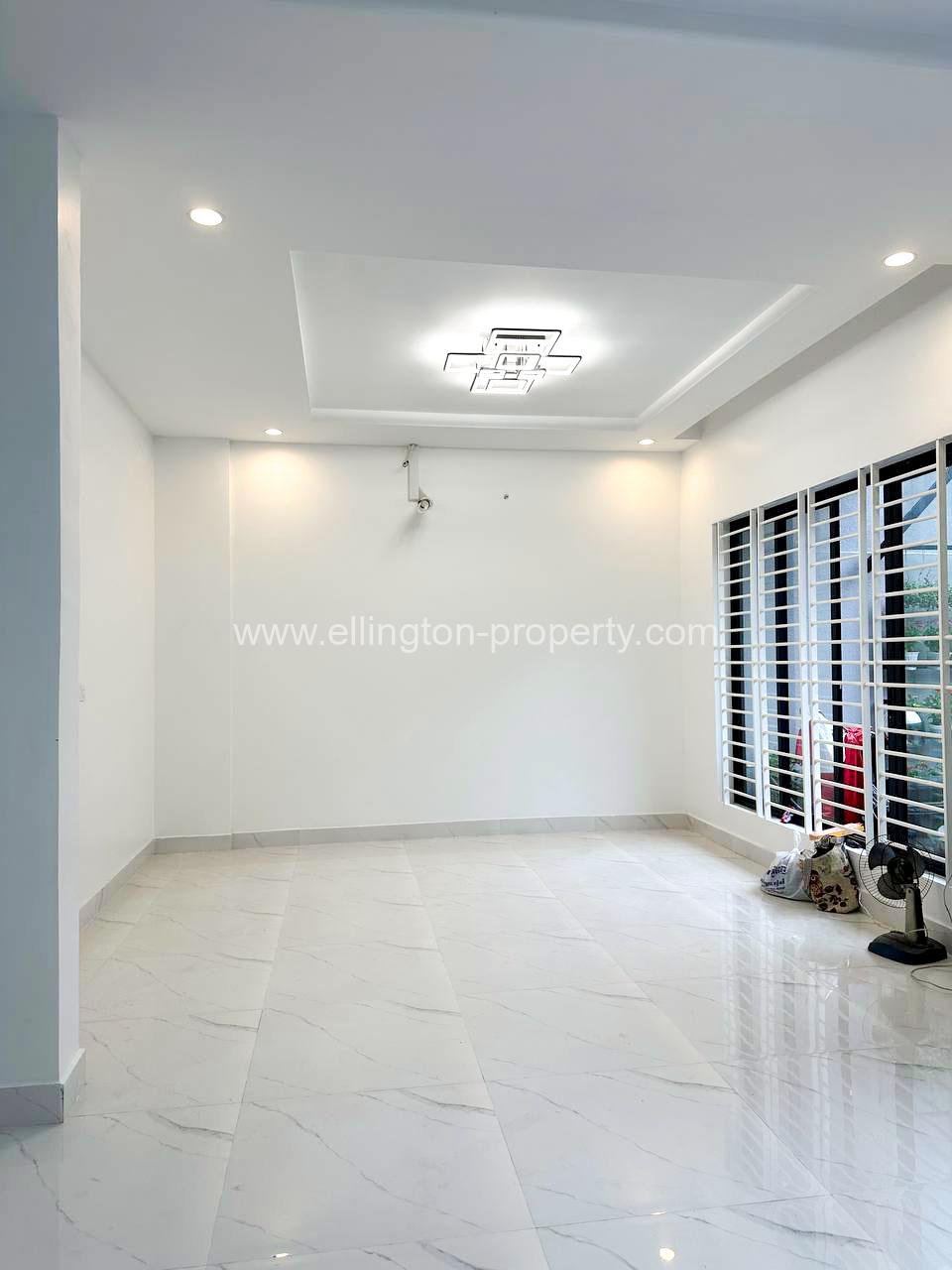 Shophouse For Rent In Bkk - Ellington Property