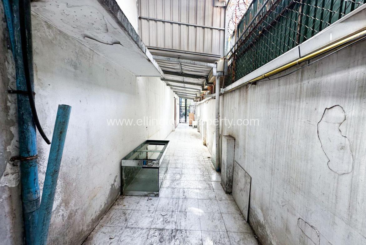 Shop For Rent In Bkk1 - Ellington Property