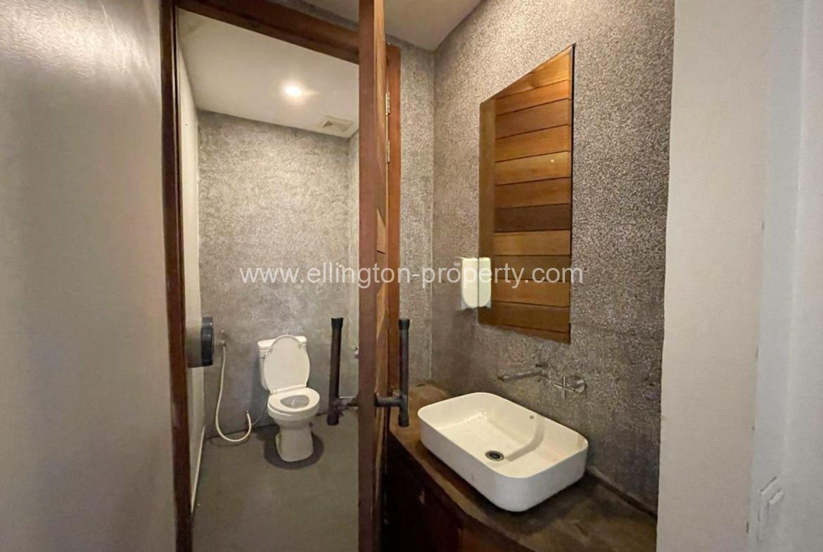 Shophouse For Rent In Bkk1 - Ellington Property