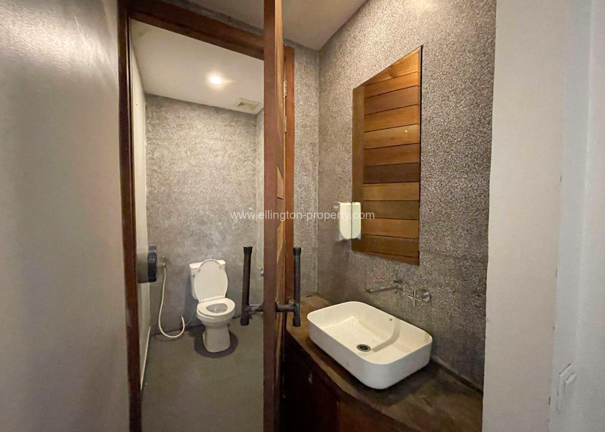 Shophouse For Rent In Bkk1 - Ellington Property