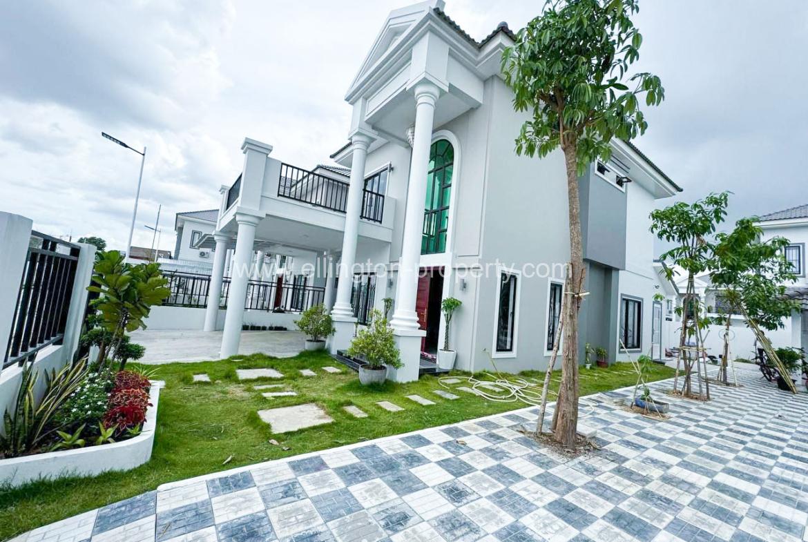 Villa For Rent In Pur Senchey - Ellington Property