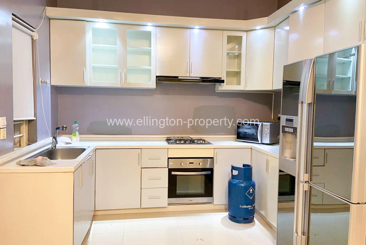 Twin Villa For Rent Near Aeon Sensok Area - Ellington Property