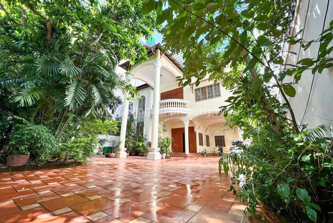 Villa For Rent In Bkk1 - Ellington Property