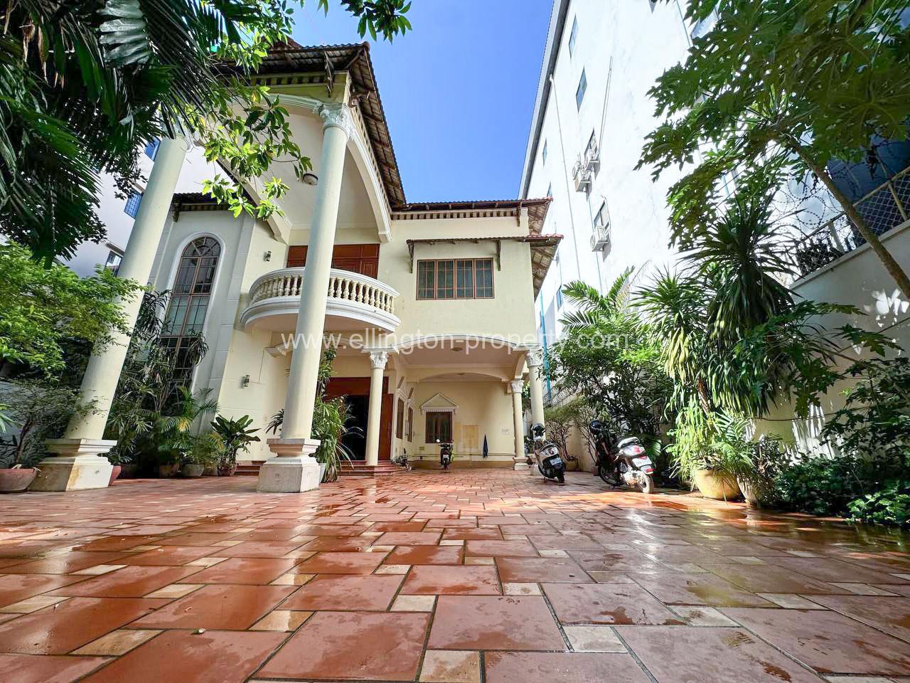 Villa For Rent In Bkk1 - Ellington Property