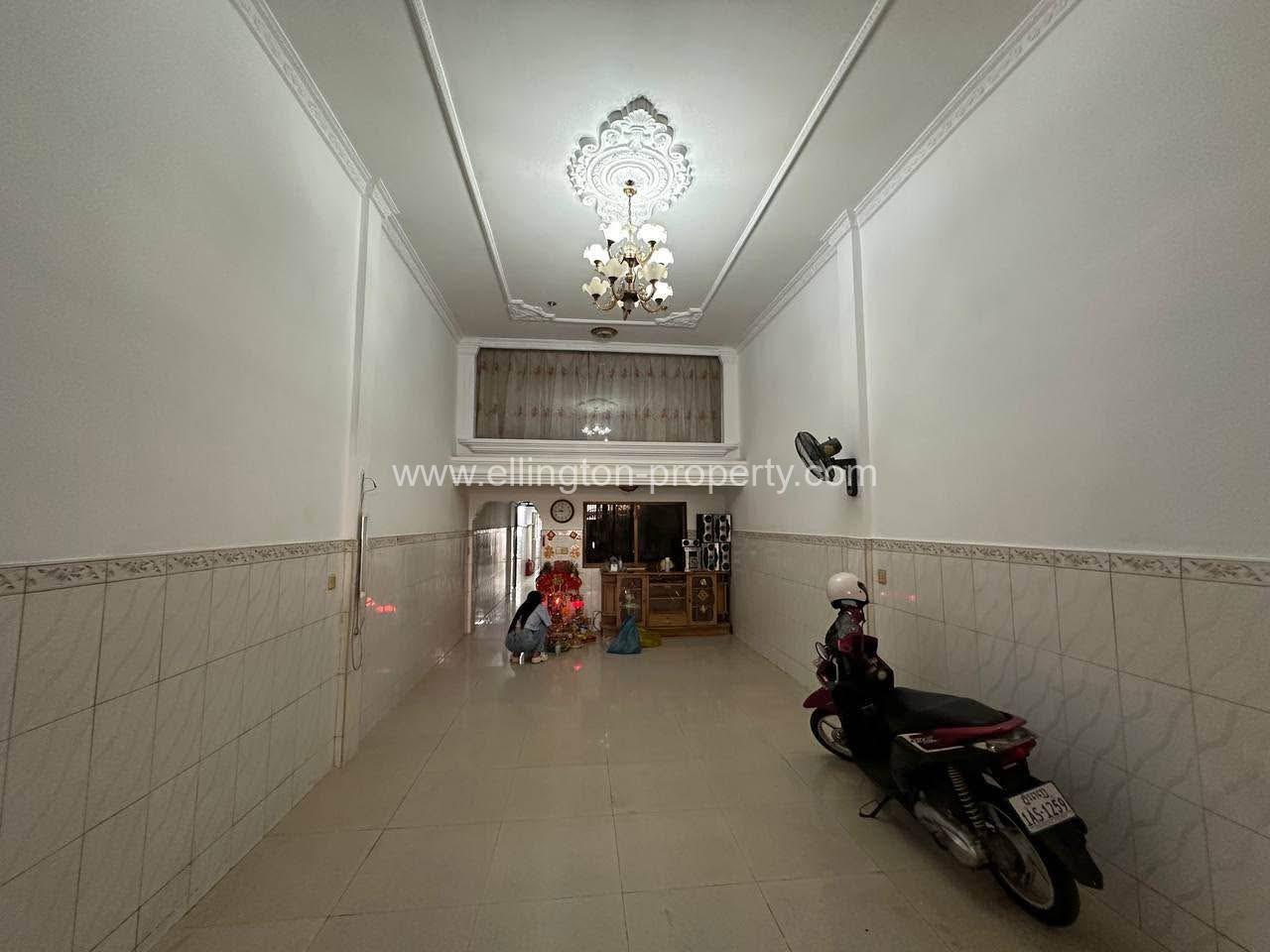 Shophouse For Rent In Bkk3 - Ellington Property