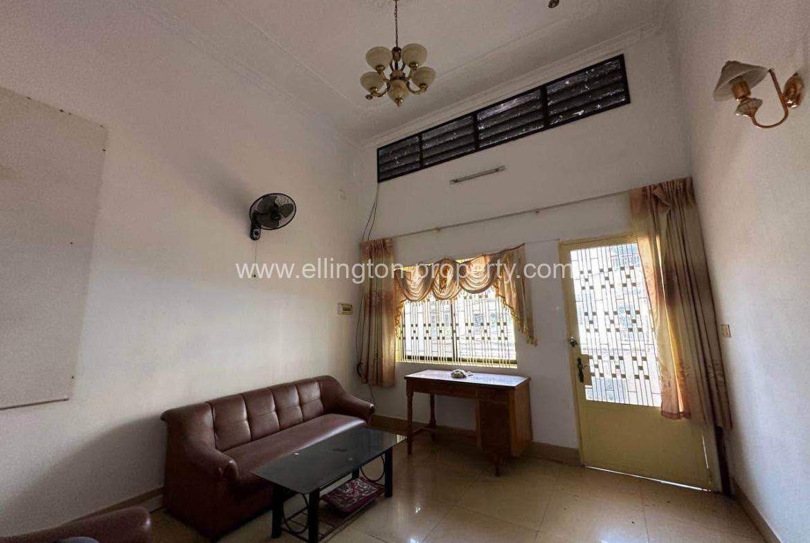 Shophouse For Rent In Bkk3 - Ellington Property