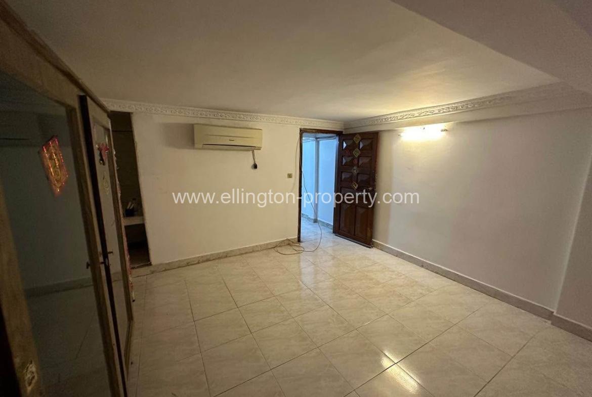 Shophouse For Rent In Bkk3 - Ellington Property