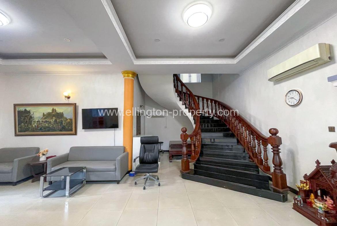 Villa For Rent In Bkk1 - Ellington Property