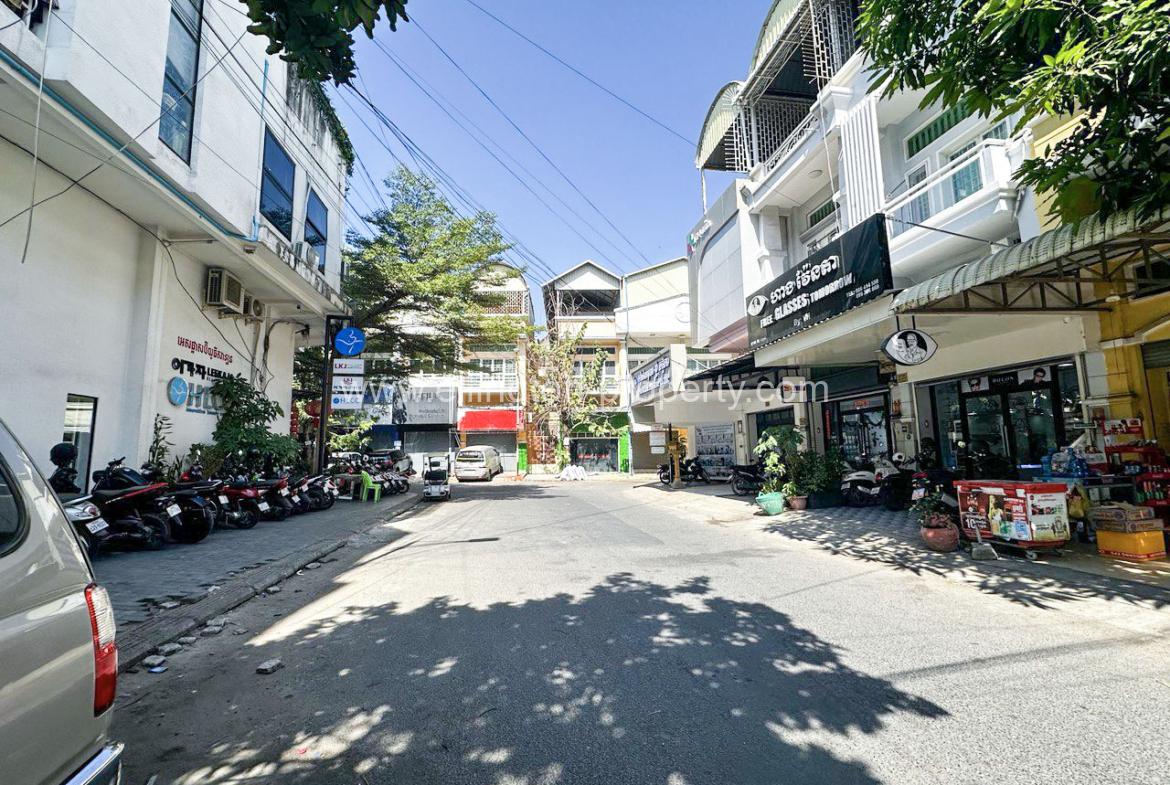 Shophouse For Rent In Chamkar Morn - Ellington Property