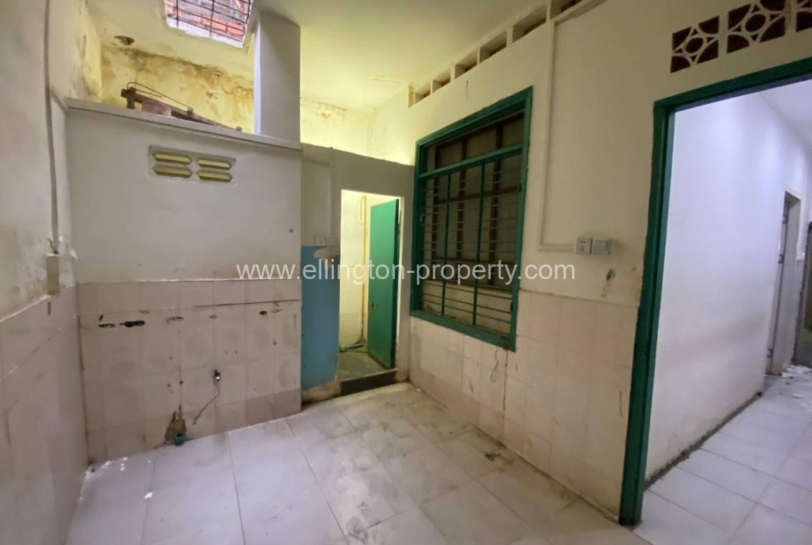 Shophouse For Rent In Beoung Keng Kong - Ellington Property