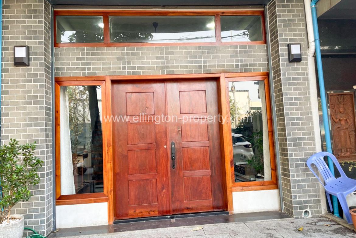 Riverside Front House For Rent In Daun Penh Area - Ellington Property