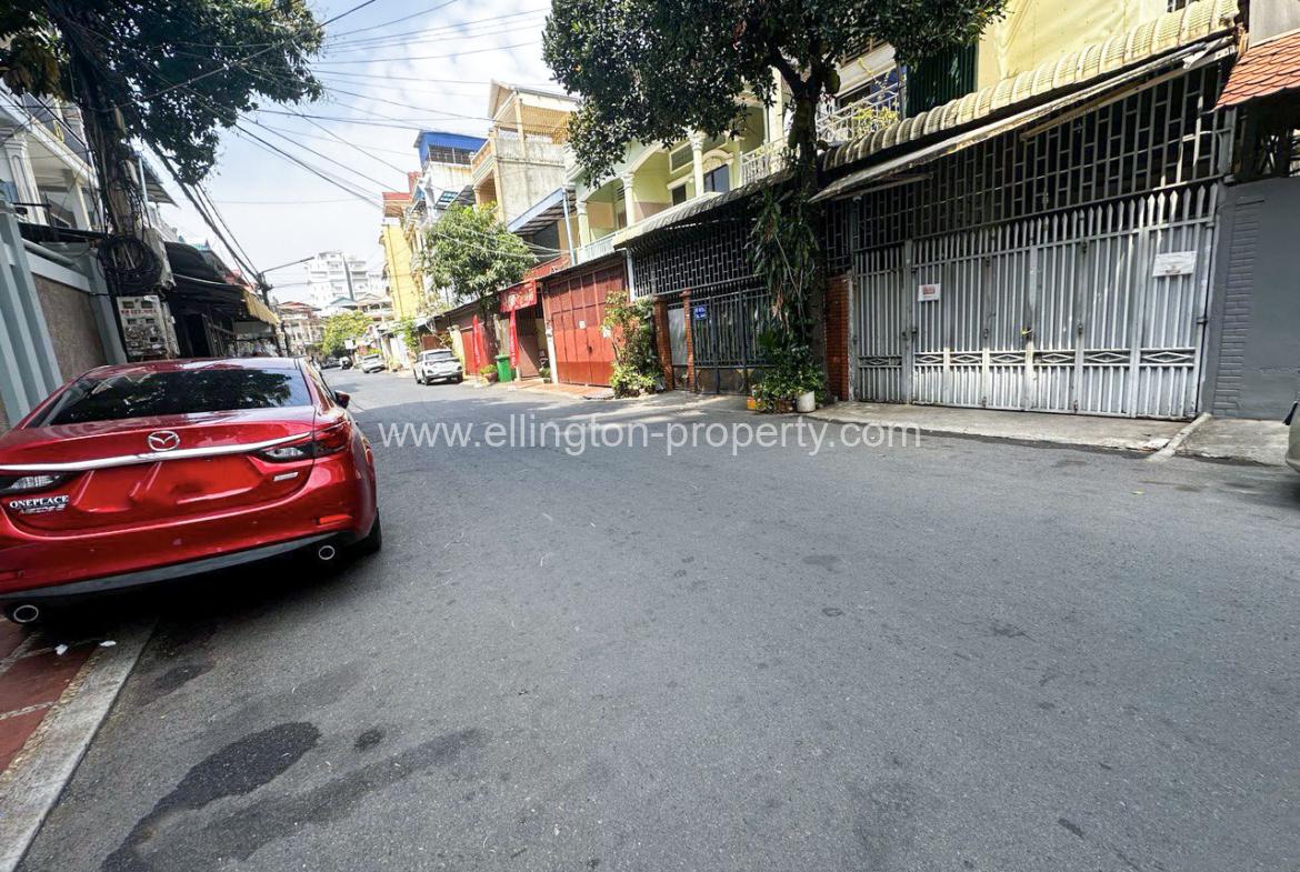 Flat House For Rent In Toul Tompong - Ellington Property