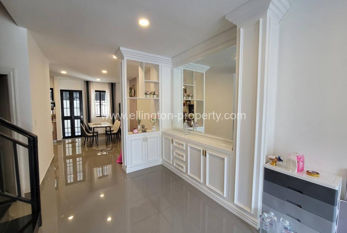 Link Villa A Sii For Rent Borey Chip Mong 6a  - Ellington Property