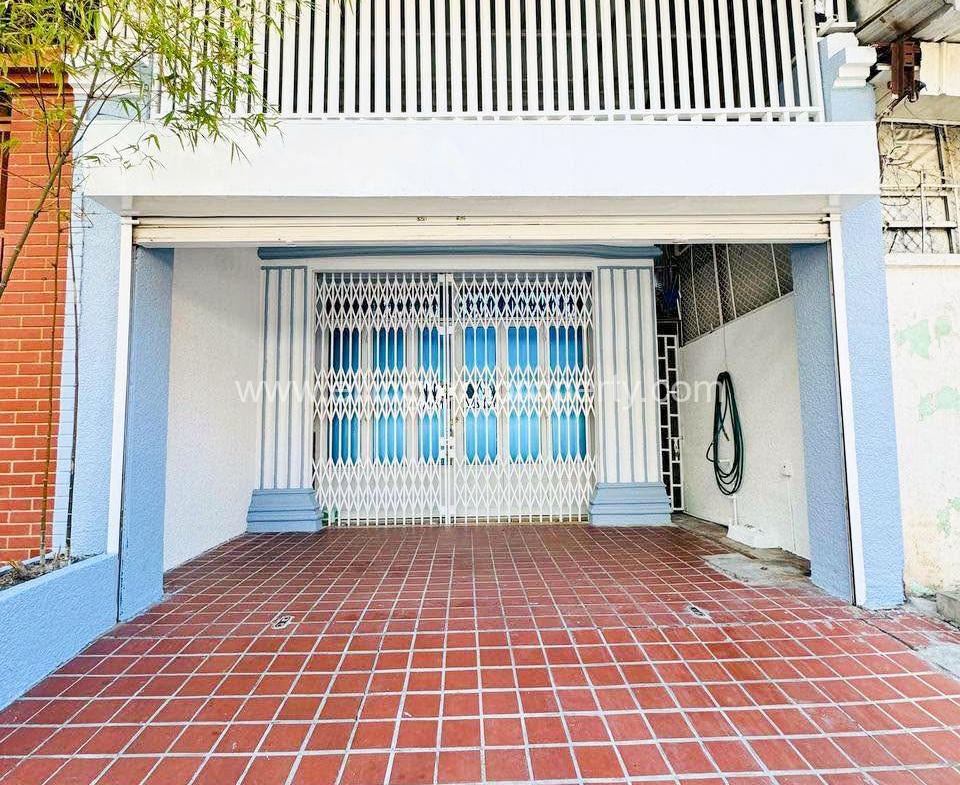 Shophouse For Rent In Bkk2 - Ellington Property