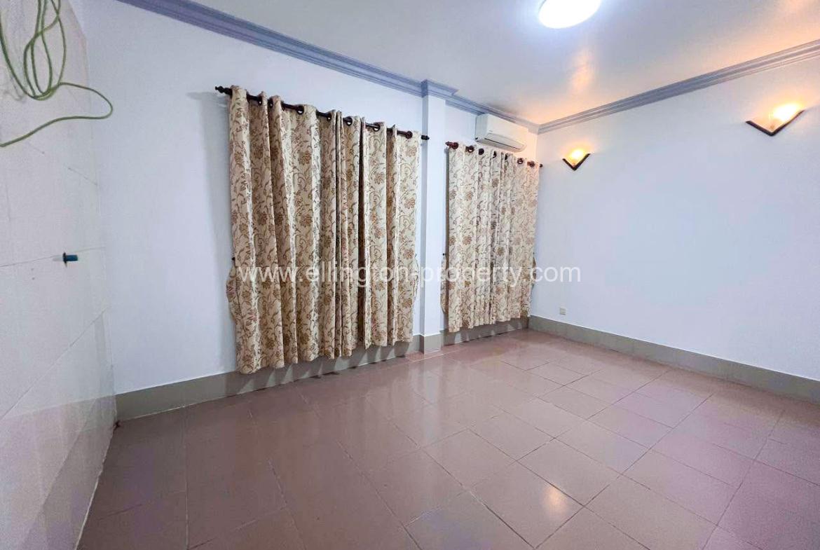 Shophouse For Rent In Bkk2 - Ellington Property